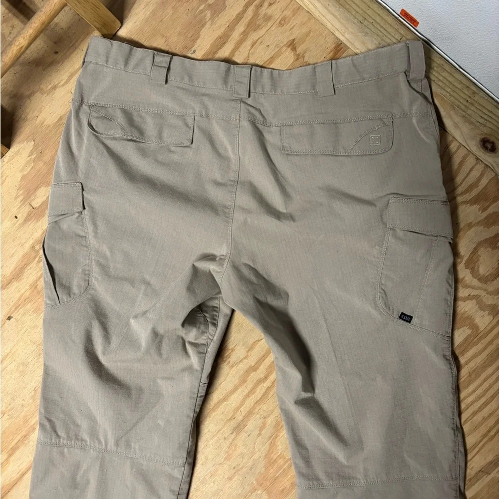 5.11 Tactical Men's Khaki Cargo Pants 44X34 Gorpcore *FLAW